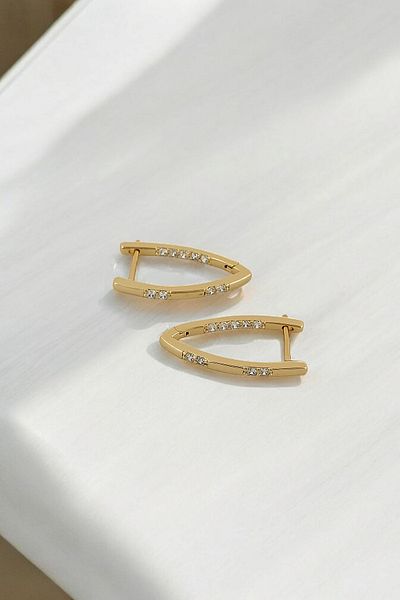 Çlk Accessories Xuping لا يفقد اللون أقراط مثلثة من الحجر من الداخل والخارج 35657