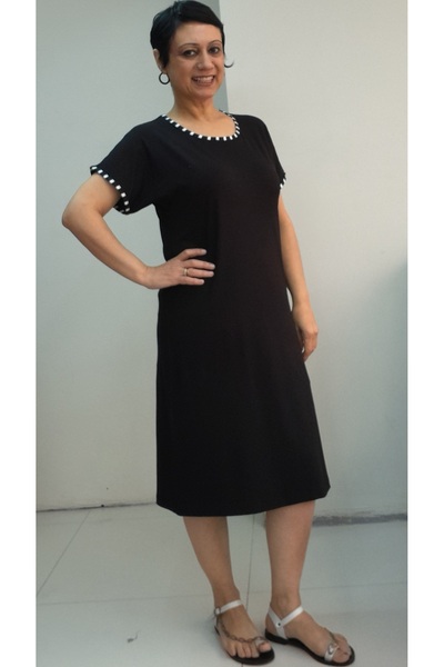 Mertcan Butik Φόρεμα από χτενισμένο βισκόζη με χαμηλό μανίκι με λεπτομέρεια ασπρόμαυρο μαύρο μέγεθος