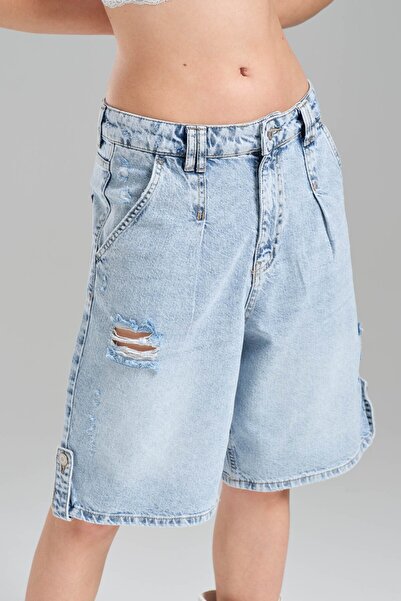 tw3 Kadın Mavi Kot Rengi Diz Boyu %100 Koton Bol Kesim Bermuda Denim Şort.