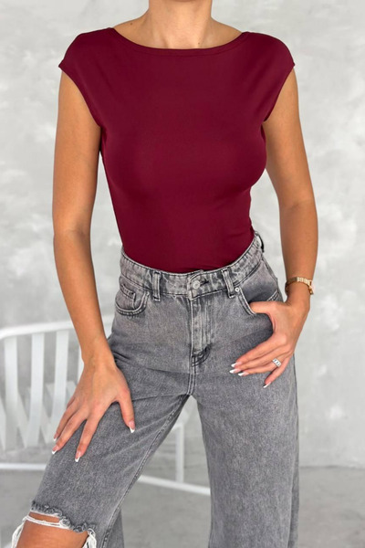 Aventien Kayık Yaka Sırt Dekolteli Crop Bluz