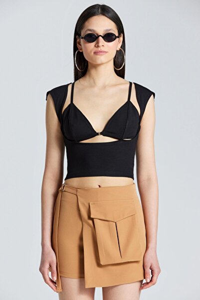 World Fashion Trends 2482 Cultură neagră cu detaliu la piept