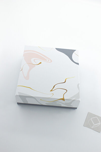 carton box Desenli Hediye Kutusu – Karton, 18,5 X 16,5 X 4,4 Cm | Boş Ve Hazır Kutu