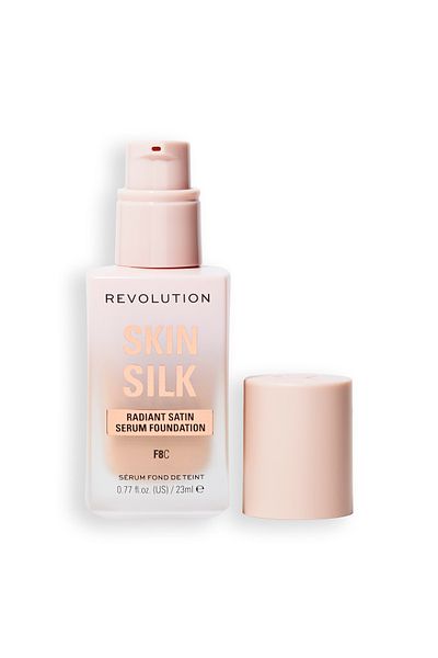 MAKEUP REVOLUTION كريم أساس ريفوليوشن سكين سيلك - F8
