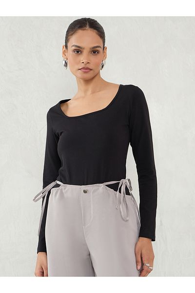 Femmella By Styli بدلة جسم محبوكة برقبة مربعة