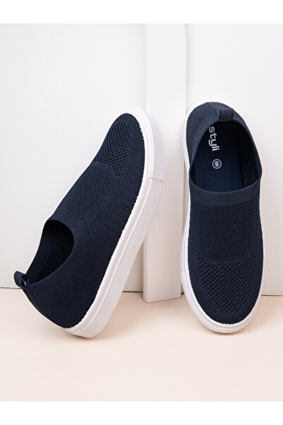 Styli حذاء رياضي خفيف الوزن ومريح سهل الارتداء