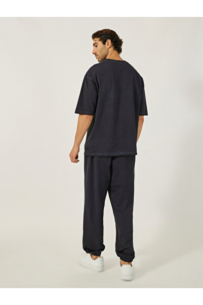 Styli Acid Wash Round Neck T-Shirt and Oversize Joggers Co-Ords