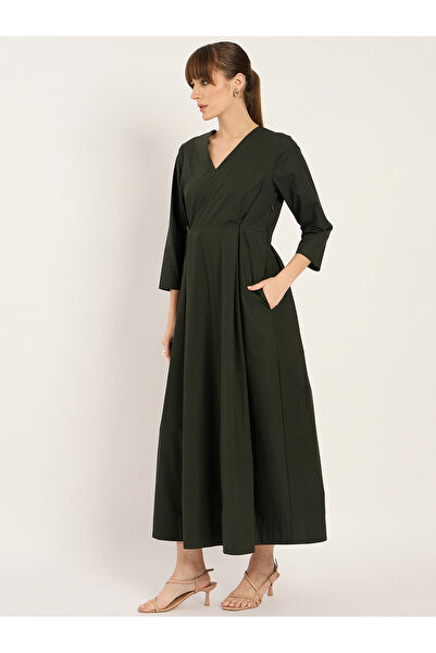 Femmella By Styli V-Neck Pleated A-Line Maxi Dress with Pockets Detail
