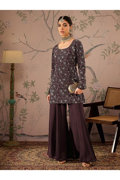 Sassafras By Styli طقم كورتا مزين بالترتر مع بنطلون بالازو سادة