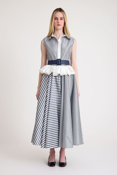 MERT ERKAN فستان قميص متوسط ​​الطول بدون أكمام من التفتا مع تفاصيل مكشكشة وفتحة