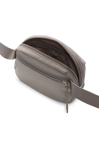 Nike Waist Bag - Nk Aura Waistpack Hm6120-009