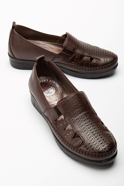 By Yağlıoğlu 92106 Orthopedic Leather Perforated Comfortable Saddler Shoes with Processing Detail