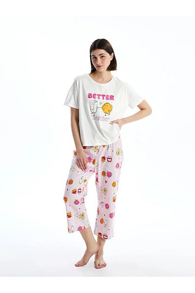 LC Waikiki Σετ γυναικεία πιτζάμες Capri με στάμπα LCW Young Pink Crew Neck