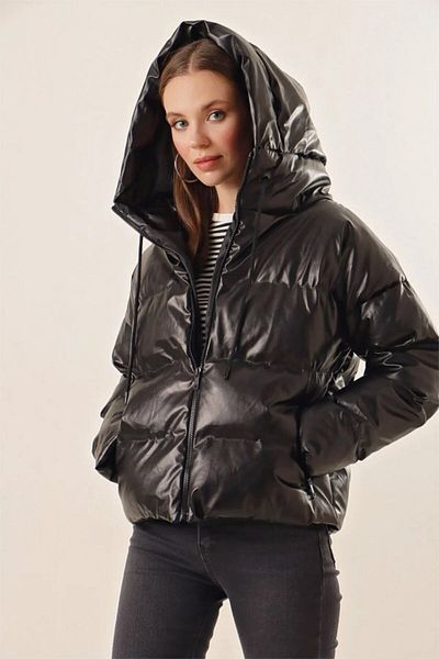 leyla sanat sanata yeni bir bakış açısı Leyla Sanat a New Perspective on Art 5114 Oversize Leather Coat - Black