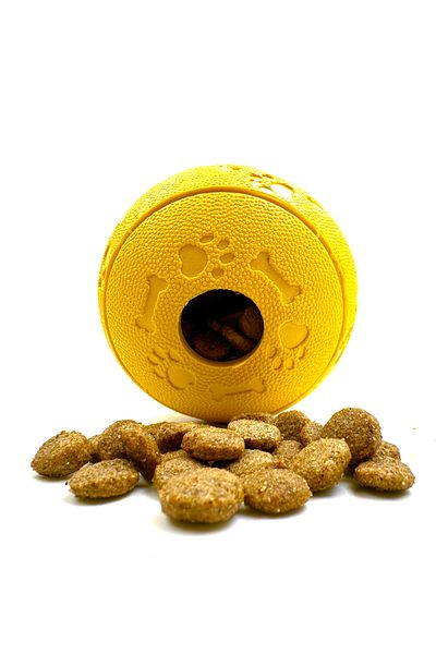 Tasma Market XL Size Treat Ball, Dog Play Ball with Storage Chamber and Durable