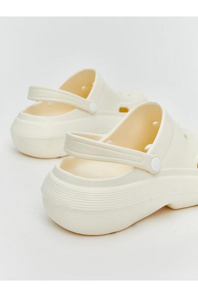 LC Waikiki LCW STEPS  Önü Kapalı Toka Detaylı Kadın Plaj Sandaleti