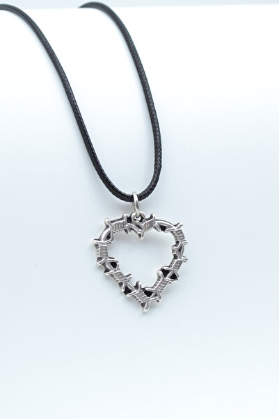 Bu Farklı Dikenli Kalp Gümüş Kaplama Deri İp Kolye