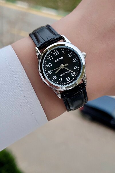 Casio Marka Küçük Kasa Siyah Deri Kordon Rakamlı Kol Saati