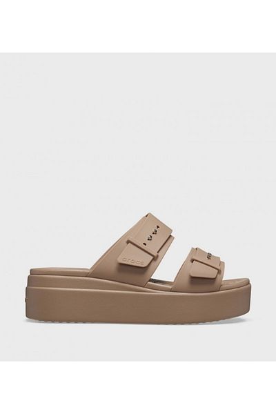 Crocs حذاء Brooklyn Buckle Low Wdg