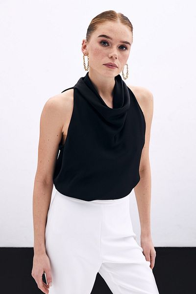 Sateen Bluză din satin cu guler degajat - neagră