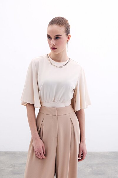 Sateen KOLYE DETAYLI KISA KOLLU BLUZ