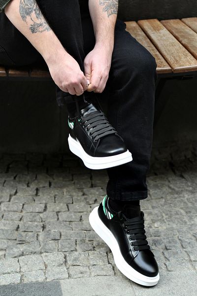 Benetton Men's Black Sneakers