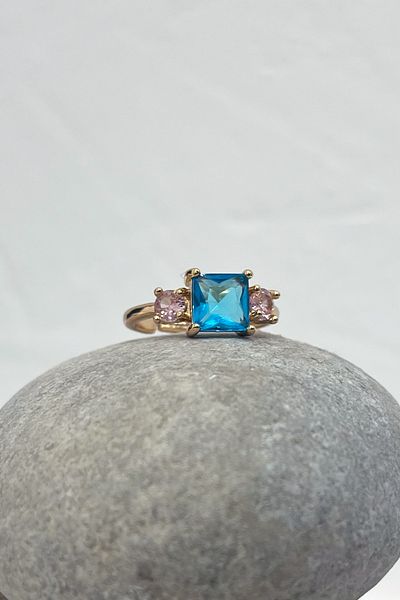 Manuka Natural Color Baguette Ring Blue