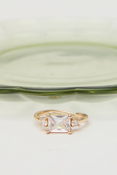 Manuka White Ring Made of Natural Colored Babet