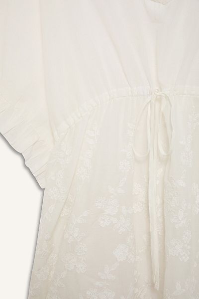 DeFacto Weißer Kimono mit V-Ausschnitt und Aufdruck – Fall In Love B8161ax24sm