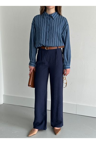 Laluvia Marineblaue, doppelt plissierte Hose mit Gürtel – 3780