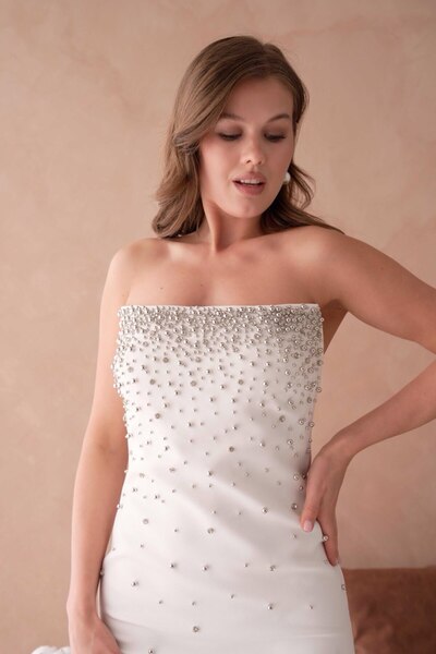 BK BOUTİQUE Straplez Taş İşlemeli Mini Abiye