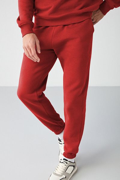 ruNadeS Red Men's Elastic Leg Relaxed Fit Premium Fabric Sweatpants