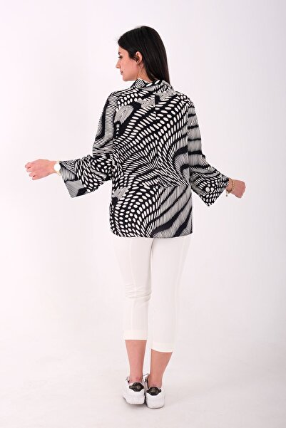 Blues Outlet Women's Side Zippered Tight-Lettered Capri Pants - Cream