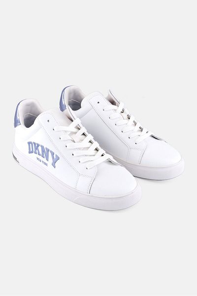 Dkny حذاء نسائي كاجوال برباط من Abeni Arch، باللون الأبيض