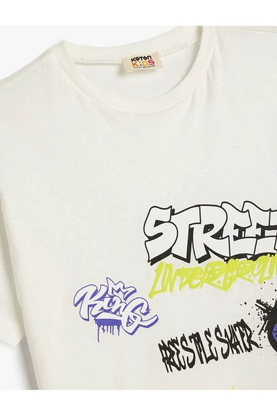 Koton Graffiti Printed Short Sleeve Crew Neck Oversize Ecru Boy's T-Shirt 5Skb10056Tk