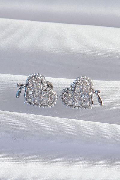 Skygo Silver Colored Brass Zircon Cubic Zirconia Bow Detail Heart Earrings - Tj-bkp9298
