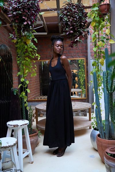 LOOSH Women's Black U-Neck Back Detailed Long Dress
