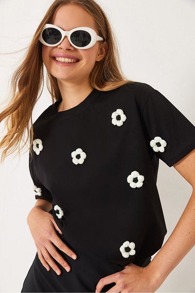 Bianco Lucci Kurzärmliges Damen-T-Shirt mit Rundhalsausschnitt und Daisy-Accessoires 60602019