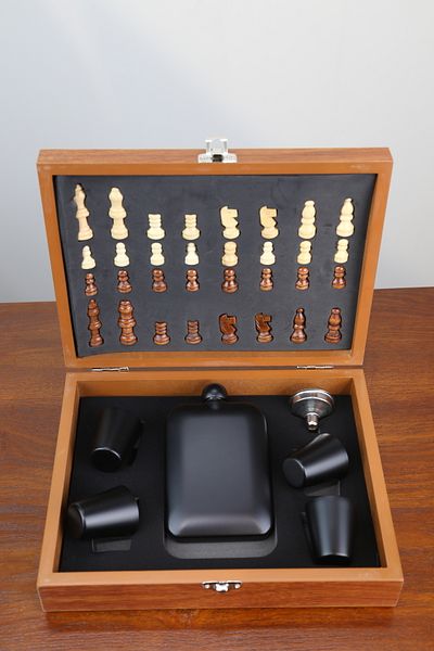 imsaconcept Chess and Flask Set with Wooden Box for Anniversary, Gift for Lover
