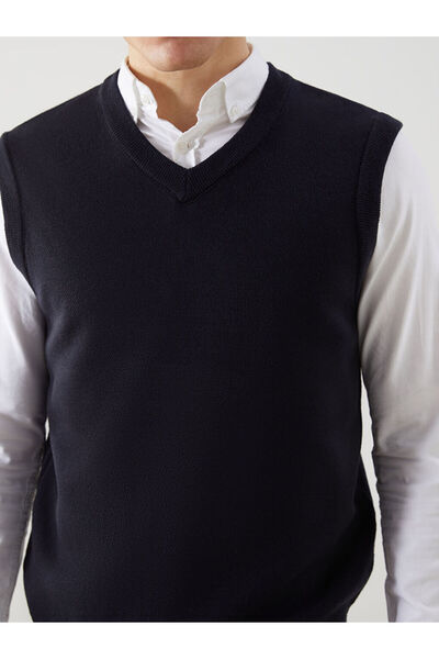 LC Waikiki Standart Kalıp V Yaka Erkek Triko Süveter