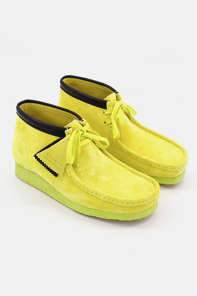 CLARKS Men Standard Wallabee Ankle Boots Yellow