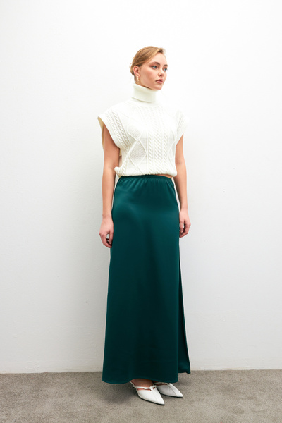 Bipantolon Fusta evazată din satin drapat cu talie verde smarald pentru femei