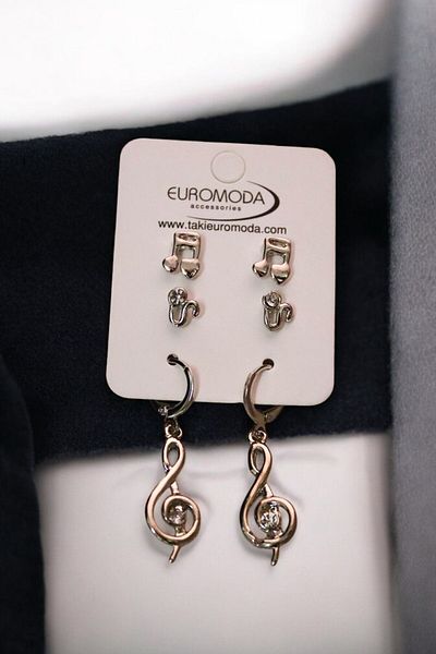 EUROMODA Set of 3 Earrings with Ball Earrings and Left Wrench Design