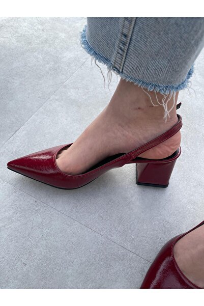 Elvinin Tarzı حذاء بكعب سميك من الجلد اللامع باللون الوردي