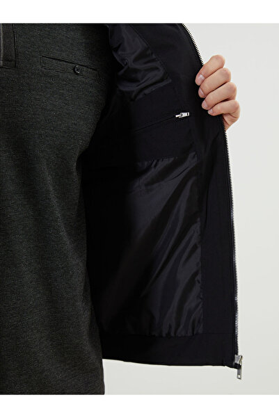 LC Waikiki Чоловічий надувний жилет зі стандартним комірцем для прес-форми