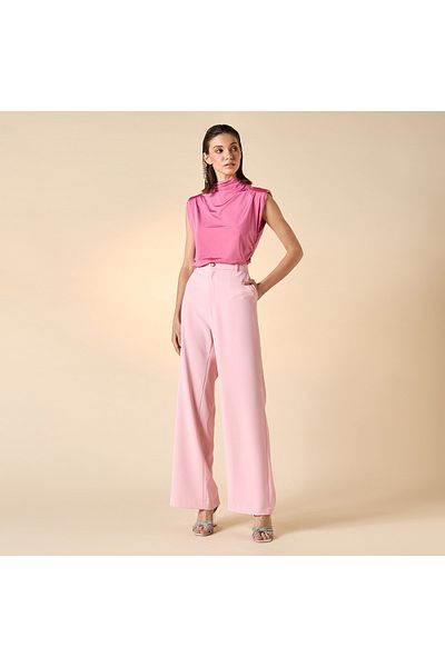 Iconic Relaxed Fit Sleeveless Top with Turtle Neck