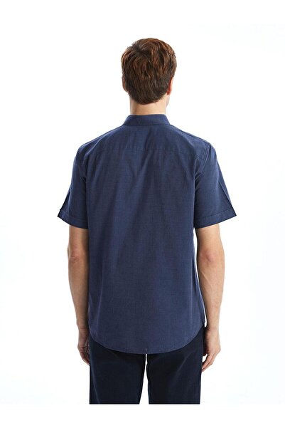 LC Waikiki Чоловіча сорочка з попліну LCWAIKIKI Classic Regular Fit з коротким рукавом