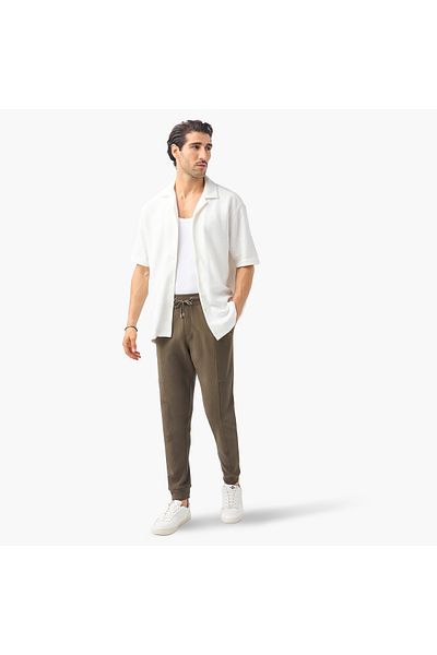 Iconic بنطال رياضي ضيق بقصّة Slim Fit مع رباط إغلاق وجيوب