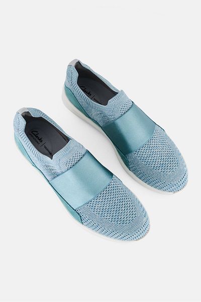 CLARKS Women Standard Un Rio Knit Slip On Casual Shoes, Turquoise Green