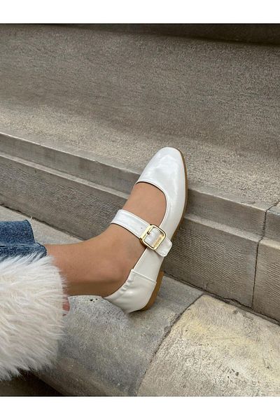 ERVANIN BUTİĞİ White Skin (Ceo) Buckle Detail Women's Ballerinas