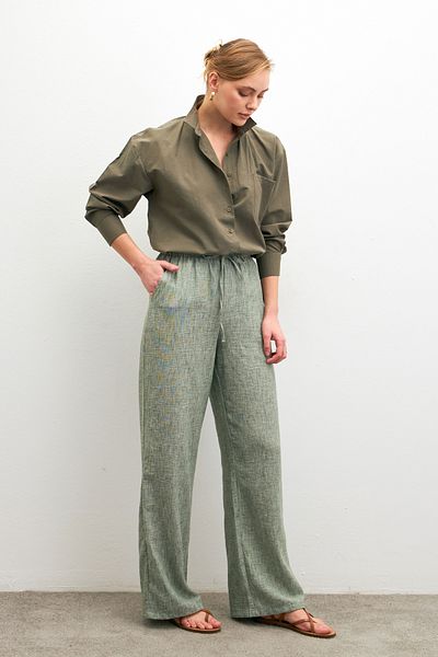Bipantolon Women's Dark Green Linen Blended Loose Cut Trousers